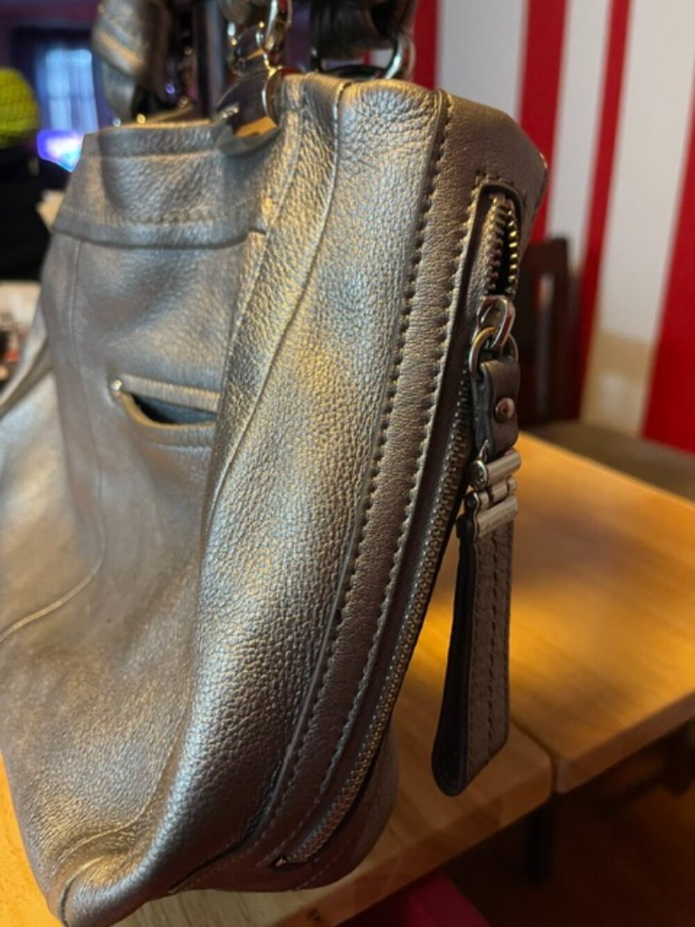 Handbag - Picture 4 of 8